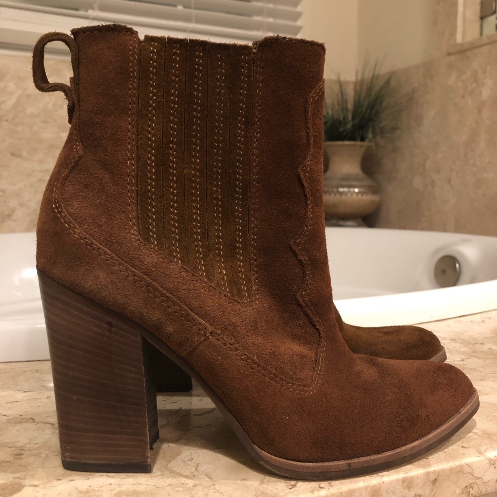 NWT Dolce Vita Brown Suede Boots Booties